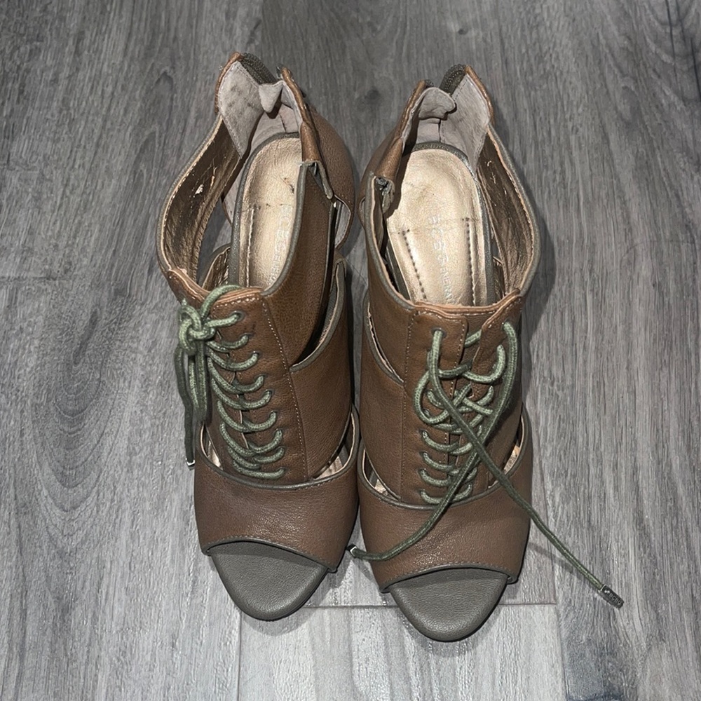 BCBG shoes heels